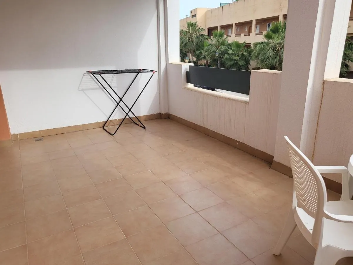 Apartamento ¡Apartamento en primera línea con terraza y cerca de la piscina comunitaria! Vera