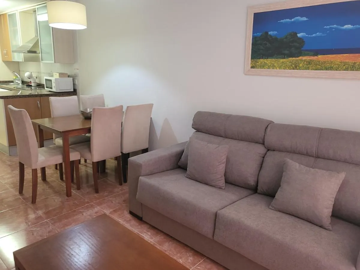 ¡Apartamento en primera línea con terraza y cerca de la piscina comunitaria! Vera Apartamento