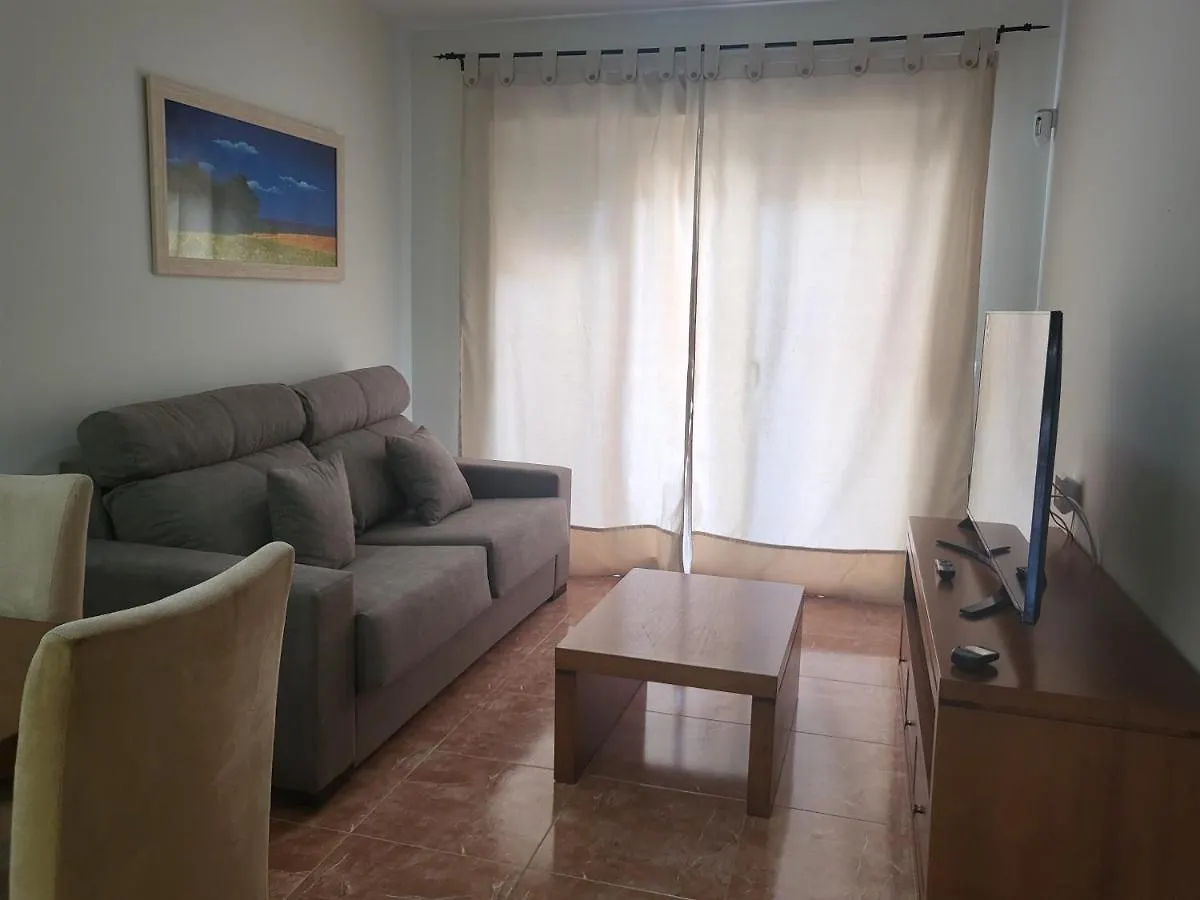 ¡Apartamento en primera línea con terraza y cerca de la piscina comunitaria! Vera