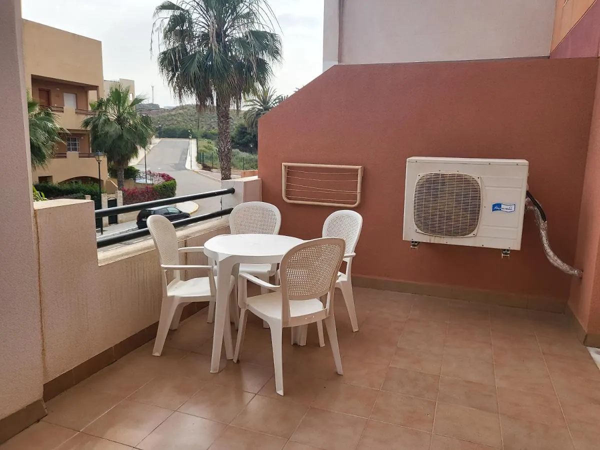 Apartamento ¡Apartamento en primera línea con terraza y cerca de la piscina comunitaria! Vera España